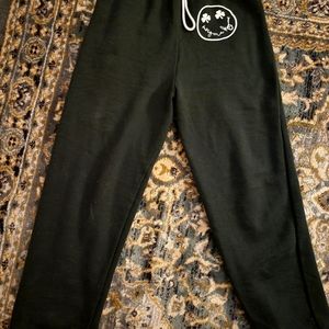 Gildan Heavy blend sweatpants green Small College four leaf clover High Waist